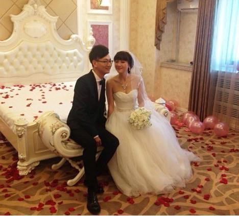 大学生娶同学妈妈 21岁帅气男孩迎娶一位大自己34岁离婚大妈是什么情况?
