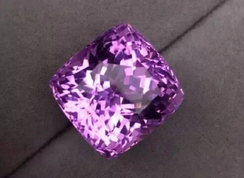 什么是紫锂辉石