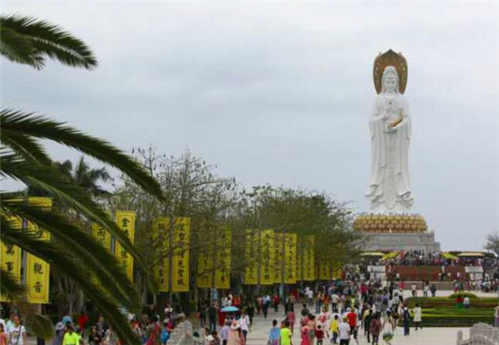 三亚迎春节旅游高峰 已连续多天入园游客超过2万人次