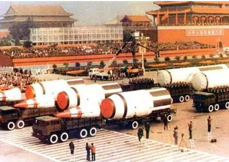 中国大约在60年代中期研制的导弹射程超过了12000公里