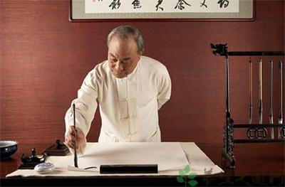 毛笔_毛笔制作工艺_毛笔分类_毛笔如何挑选_毛笔保养_毛笔怎么清洗