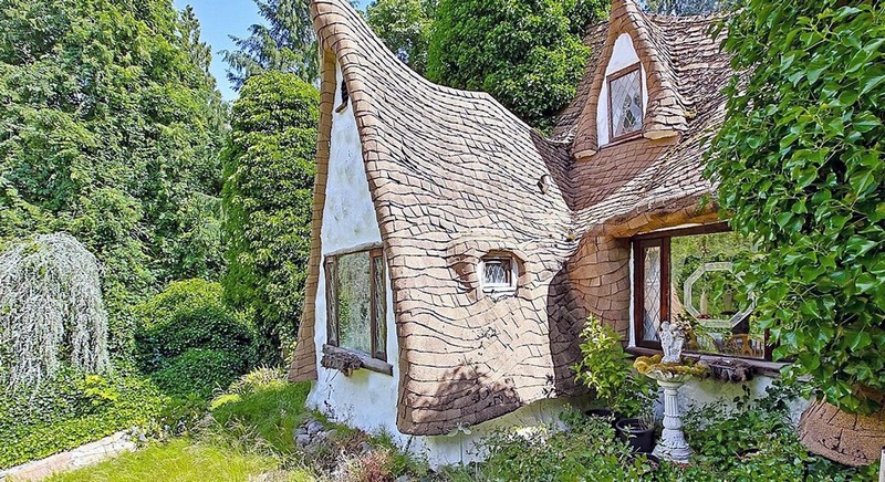 这是一座充满梦幻色彩的房屋,一踏进小屋就仿佛身处童话梦境,完全能