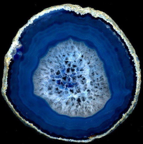 奇特宝石:细看玛瑙上的风景 美丽多姿