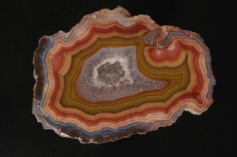 奇特宝石:细看玛瑙上的风景 美丽多姿