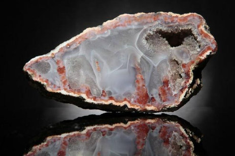 奇特宝石:细看玛瑙上的风景 美丽多姿