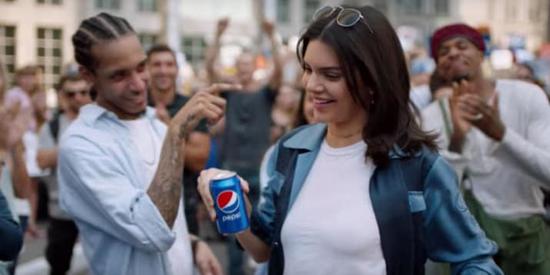 新广告引民愤 百事可乐能实现世界和平？