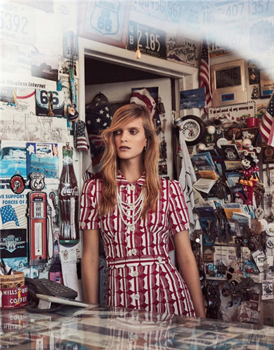 超模Mirte Maas为《Vogue》杂志拍摄时尚大片