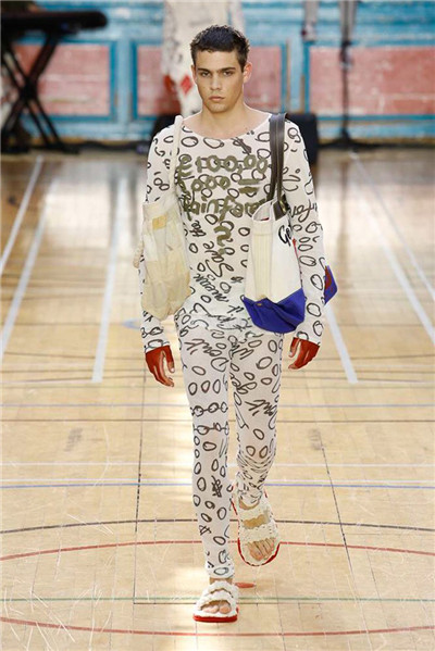 Vivienne Westwood于伦敦发布2018春夏男装系列时装秀