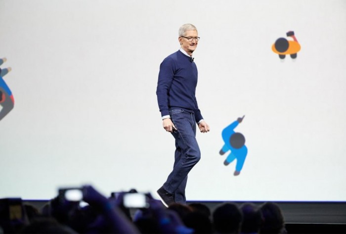 库克首次确认苹果正在研发无人驾驶技术
