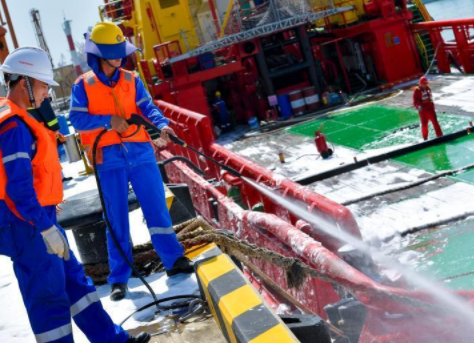 中海油南海补给基地举行危化品船舶船岸联合应急演练