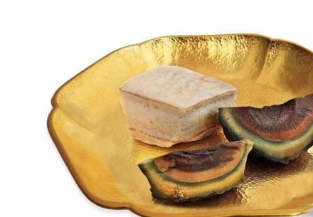 天然戈壁玛瑙石“皮蛋豆腐”:高价槌落出乎许多人想象