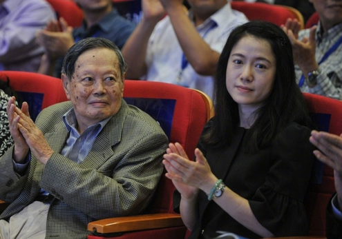 杨振宁遗产分割完毕 翁帆获一座三层小别墅