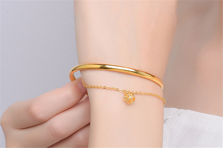 百泰黄金弹力皇冠手链999足金结婚镯链宽面手环手镯_珠宝图片