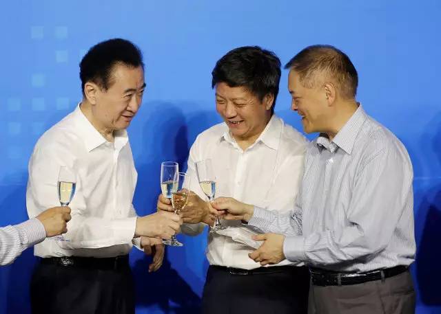 股市每天說(shuō)：萬(wàn)達(dá)富力大漲 融創(chuàng)中國(guó)暴漲17%