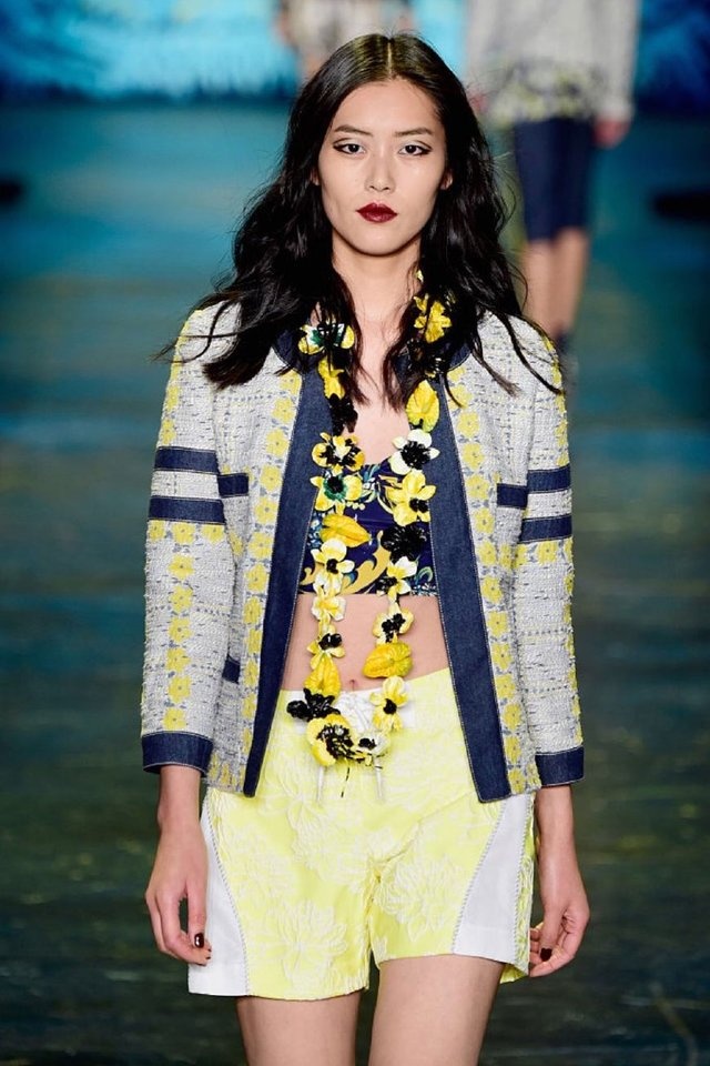 刘雯现身维密次轮面试 长腿美胸十分诱人