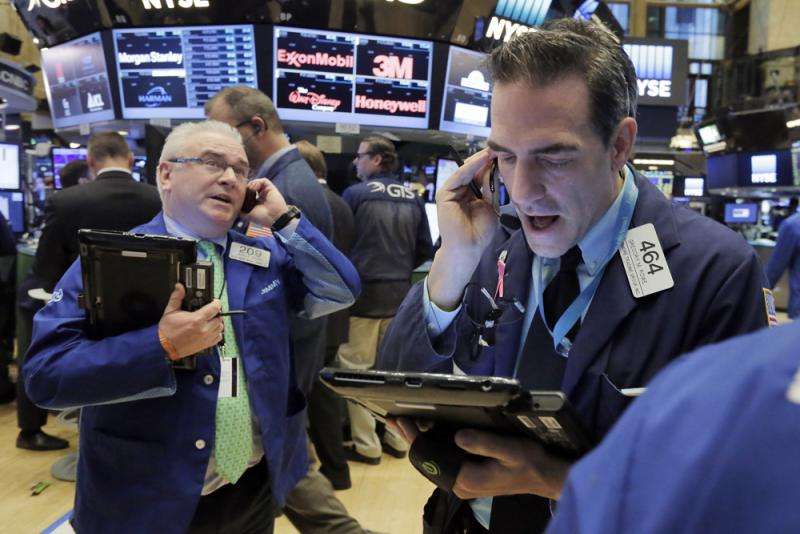 毫不畏惧市场回调警告 内部人士回购股票热情高