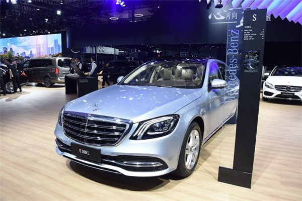 名車 正文邁巴赫s 450 4matic,成都車展曾公佈其預售價區間為95—155