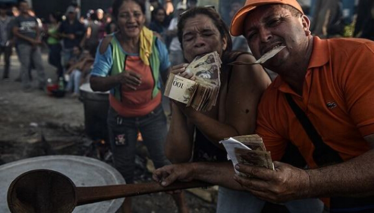委内瑞拉推出人民币替代美元计价石油 美元霸权或可终结！
