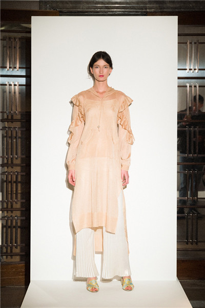 最新的时装衣服 e1a798afa0f197c6f7c899cbfbb766f.jpg?_=1505964890132