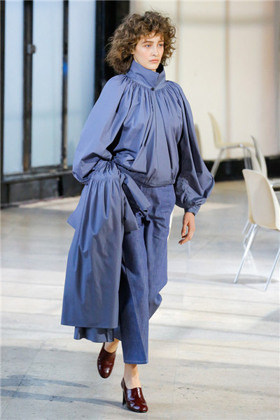 最新的时装衣服 791da9b56efc24ff37d5b755dd88800a.jpg?_=1506739863432