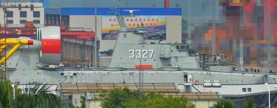 中国造出最变态军舰 堪比一艘4万吨级别的两栖攻击舰