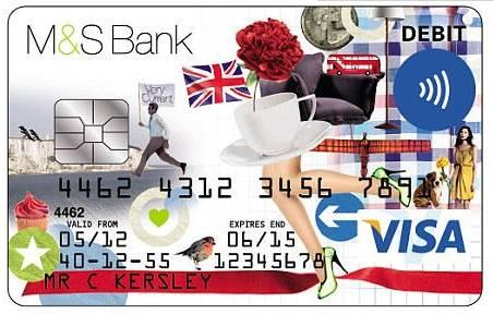 首先来到我们眼前的是英国玛莎银行,确切地说这是一张借记卡(Debit),但这并不妨碍卡面登峰造极的凌乱设计。设计师可能是想把所有与英国相关的元素拖到卡面上,从而诞生了这张花枝招展如超市卡的神卡。