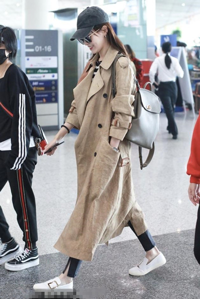 机场风衣_肖战机场风衣照