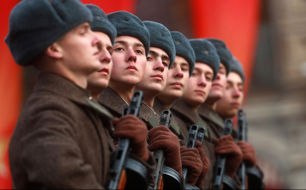 莫斯科红场举行阅兵带妆彩排 纪念红场阅兵76周年
