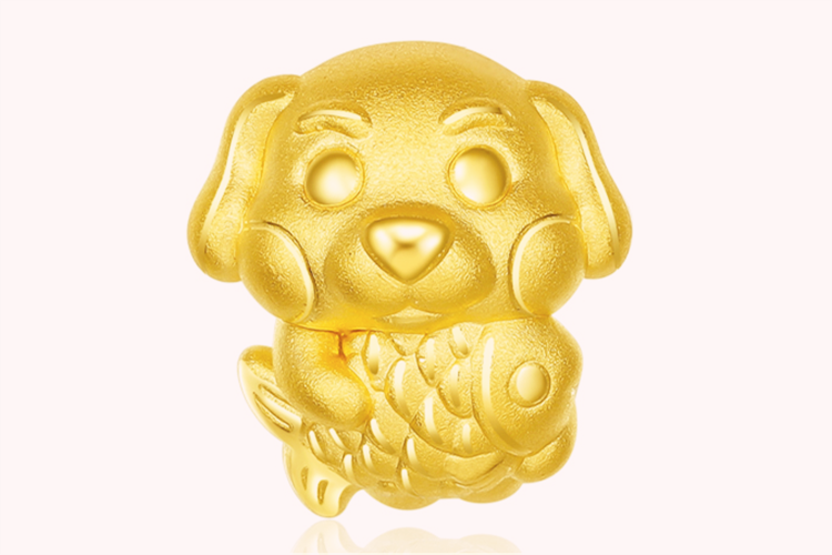 周大生珠宝黄金转运珠3d硬金抱鱼狗生肖金狗吊坠手链_珠宝图片