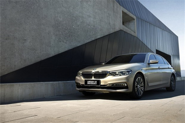 宝马全新5系插电混动版将于广州车展进行首发