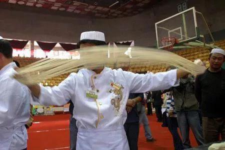 葡萄石、石榴石、芬达石……一听就饿的小众宝石馋到你了没?