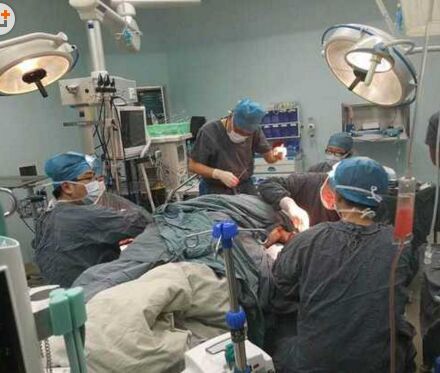 男孩被父砍29刀 十个手指被砍成多段