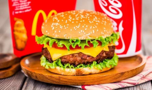 麦当劳举办“麦麦全席” 承诺不懈提升食物品质