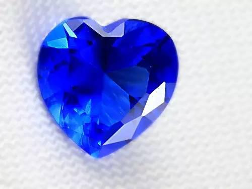 尖晶石:炽热火焰里开出的荆棘花 国际彩色宝石行业中的新宠