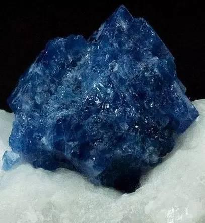 尖晶石:炽热火焰里开出的荆棘花 国际彩色宝石行业中的新宠