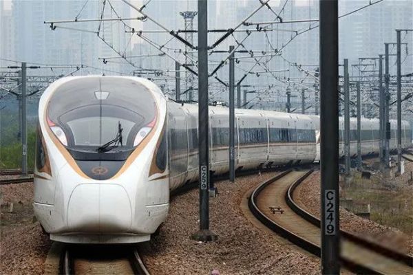 中国铁路敲定五年发展目标，铁总负债4.83万亿元！