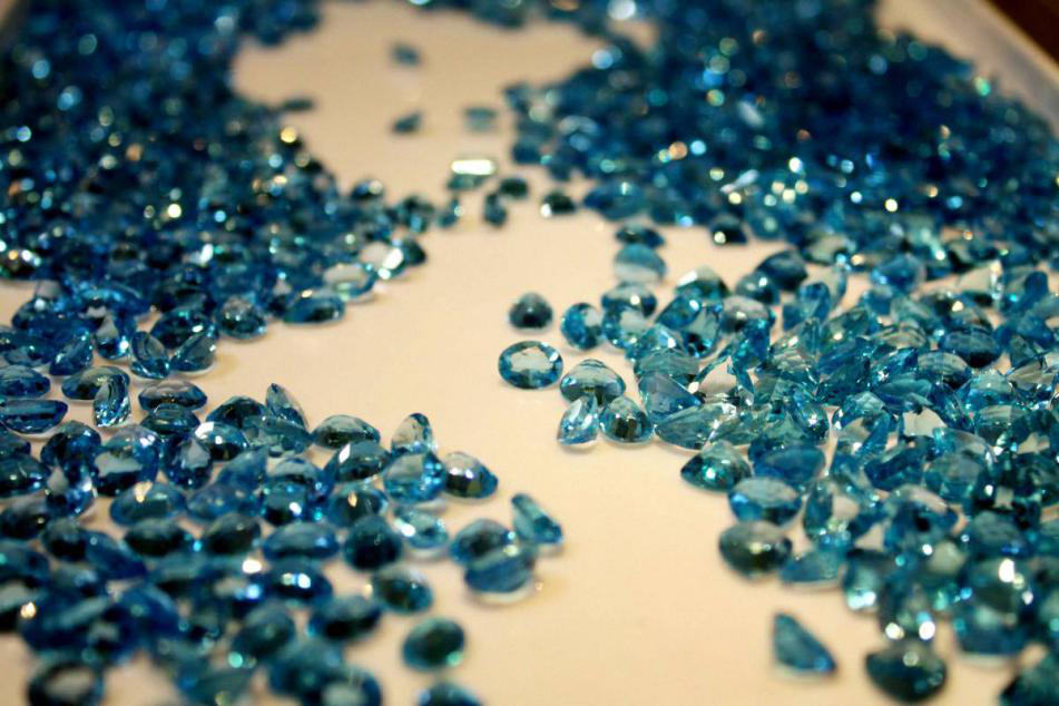 稀缺宝石走出几轮疯狂行情 蓝宝石收藏变暖蕴含巨大升值潜力