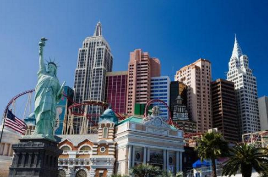 美国经济强劲创新高 黄金大跌考验百日均线