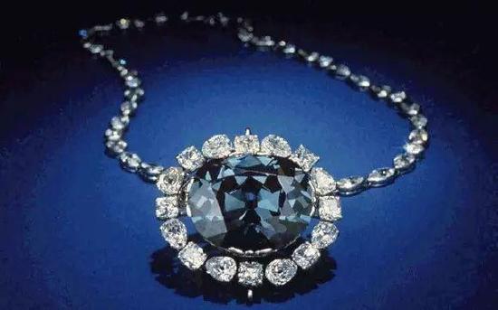 世界上最贵的钻石是什么样？