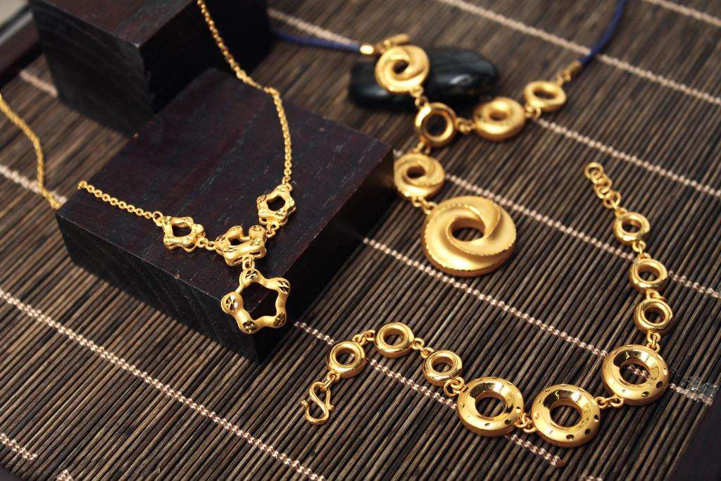 华泰珠宝the moment系列闪耀上市 匠心设计封存永恒美好时光