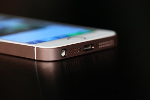 苹果降低旧款iPhone性能 为保护手机电子元器件