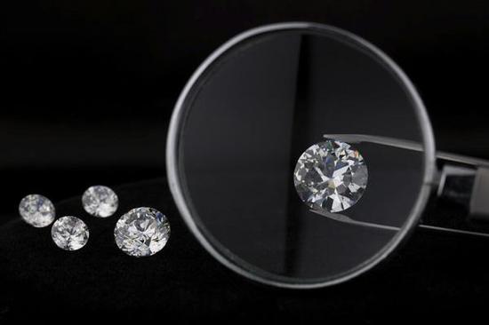 钻石怎么辨别真假？
