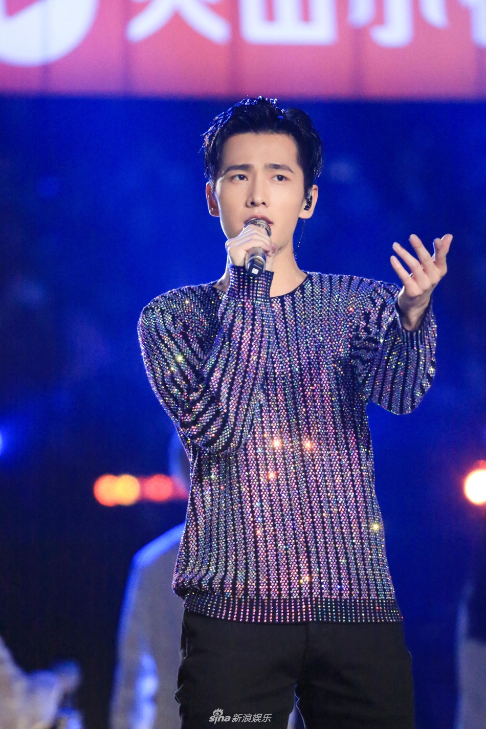 湖南卫视跨年演唱会 杨洋热舞燃爆全场