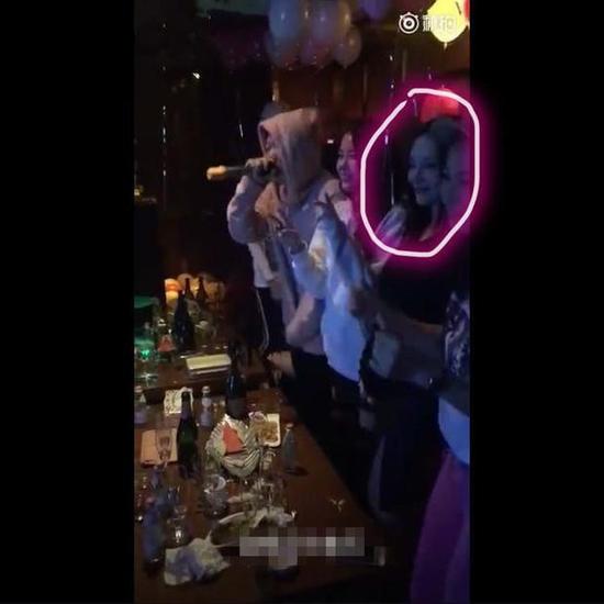 李小璐劈腿PGone爆实锤 这事没那么简单