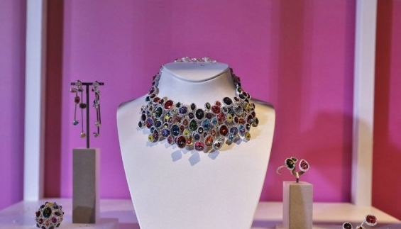 施华洛世奇水晶2018春夏新品预览 璀璨缤纷-第