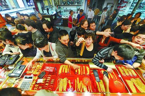 中国大妈抄底价位再出手 黄金多头算盘能否高歌猛进