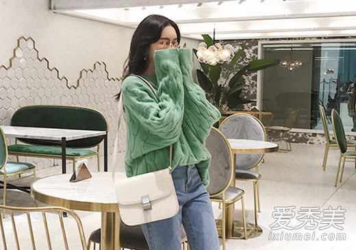 绿色系穿衣搭配技巧示范 4款时髦单品穿出不一样的好心情!