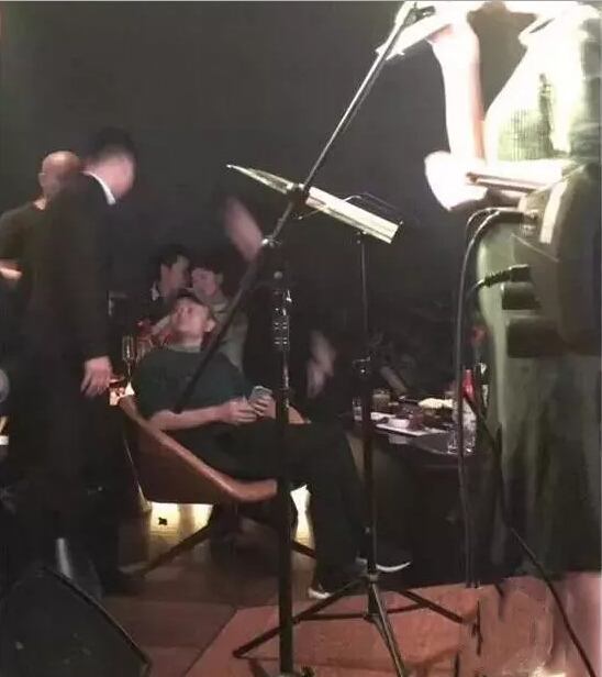 居然不用支付宝 马云去酒吧竟是刷卡结账