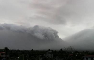 菲律宾火山将喷发 现已进入三级预警状态