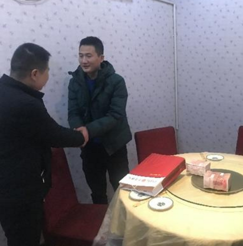 男子20万落饭店 准备发工资时才发现钱没了!